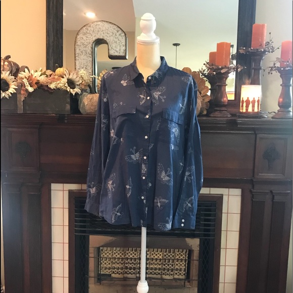 🦋 Gap Boyfriend Button Up Shirt! - Picture 2 of 4